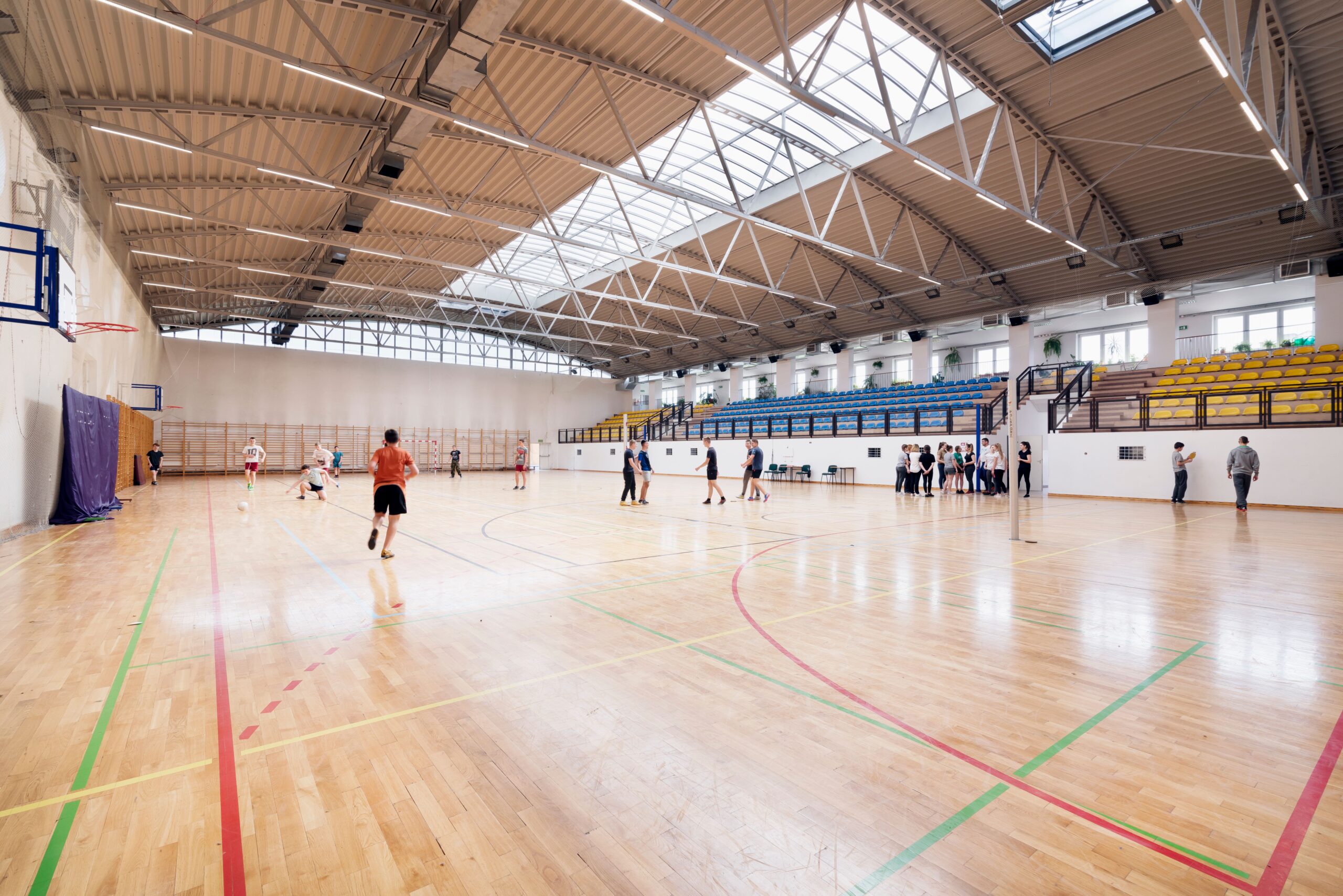 Sportzentrum, Fitnessraum, Wellness, Yoga etc.